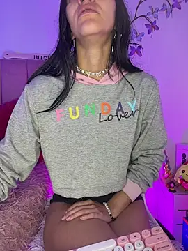 LindaWz  online show from 1, 6, 2026