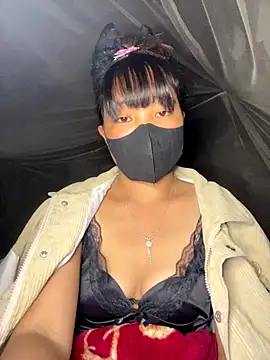 Snapshot of delwyn- chatting on 21, 11, 2025 delwyn- online show from 21, 11, 2025