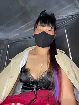 Snapshot of delwyn- chatting on 18, 11, 2025 delwyn- online show from 18, 11, 2025