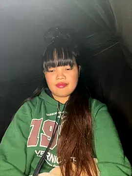 Snapshot of delwyn- chatting on 22, 11, 2025 delwyn- online show from 22, 11, 2025