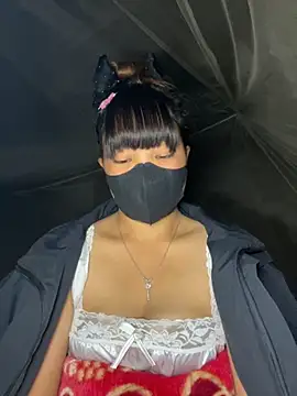 Snapshot of delwyn- chatting on 23, 11, 2025 delwyn- online show from 23, 11, 2025