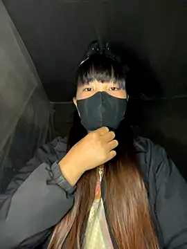 Snapshot of delwyn- chatting on 26, 11, 2025 delwyn- online show from 26, 11, 2025