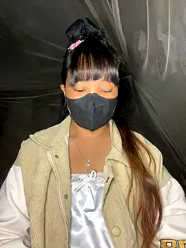 Snapshot of delwyn- chatting on 20, 11, 2025 delwyn- online show from 20, 11, 2025