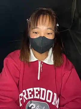 Snapshot of delwyn- chatting on 30, 11, 2025 delwyn- online show from 30, 11, 2025