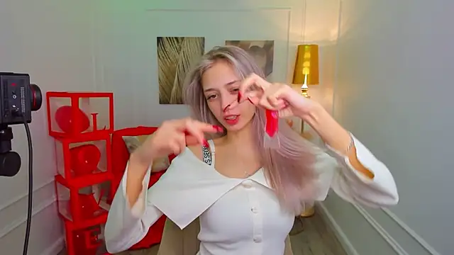 EmilyGraydis online show from 7, 2, 2026