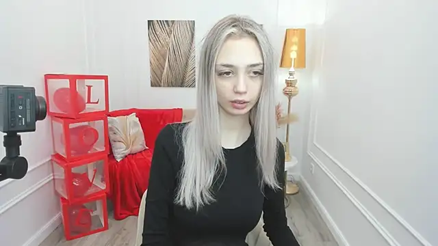 EmilyGraydis online show from 8, 2, 2026