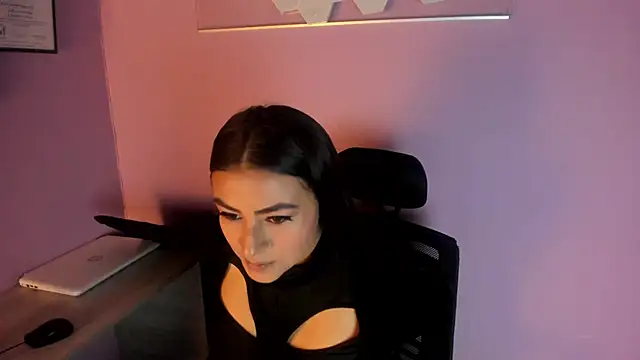 Zairaa Fox online show from 28, 11, 2025