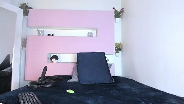 Zairaa Fox online show from 3, 11, 2025