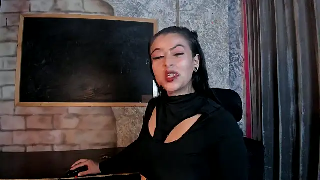 Zairaa Fox online show from 2, 10, 2025