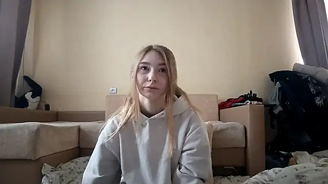 Nymera flare online show from 26, 11, 2025