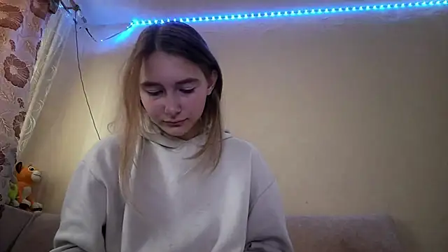 Nymera flare online show from 17, 9, 2025