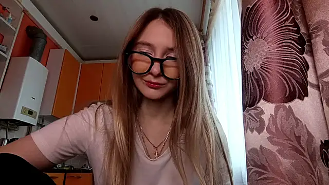 Nymera flare online show from 30, 10, 2025