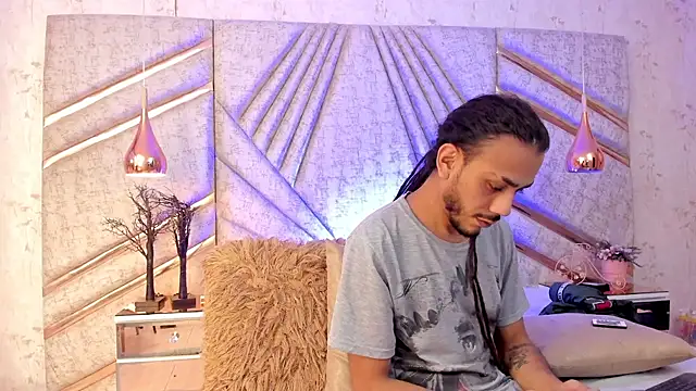 Boss Domiinator online show from 23, 10, 2025