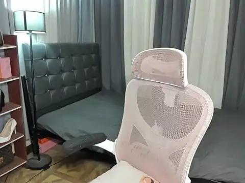 Seductive Margaux online show from 2, 3, 2026