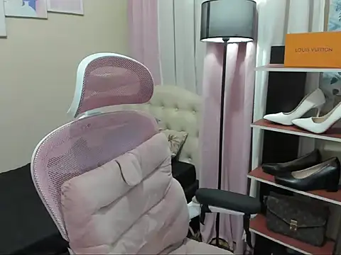 Seductive Margaux online show from 6, 10, 2025