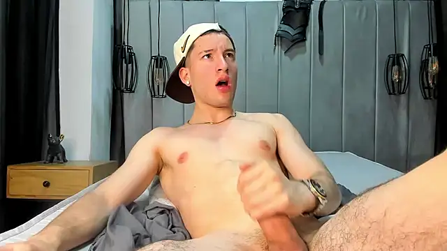 HunterHeat  online show from 30, 11, 2025