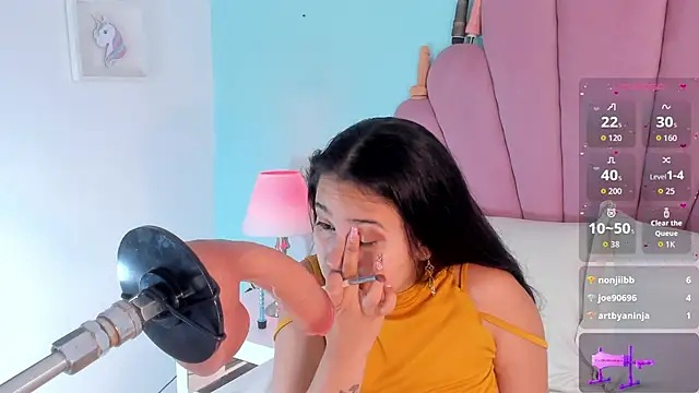 emma clarke  online show from 24, 10, 2025