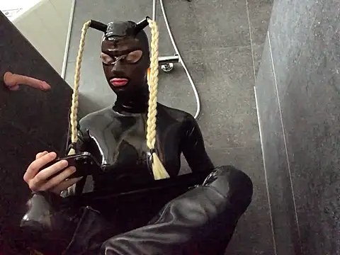 Snapshot of latexluisa chatting on 21, 12, 2025 latexluisa online show from 21, 12, 2025
