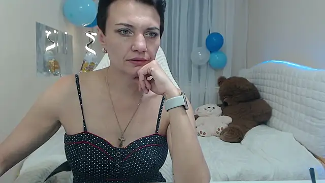 AvaSaturnian online show from 19, 9, 2025