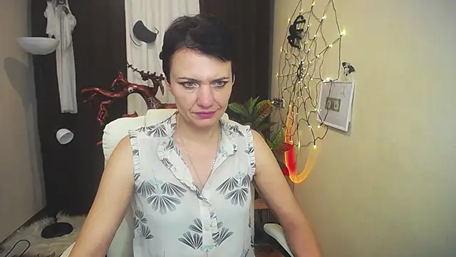 AvaSaturnian online show from 19, 10, 2025