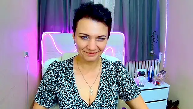 AvaSaturnian online show from 14, 9, 2025