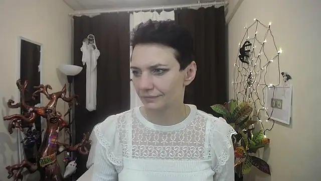 AvaSaturnian online show from 15, 10, 2025