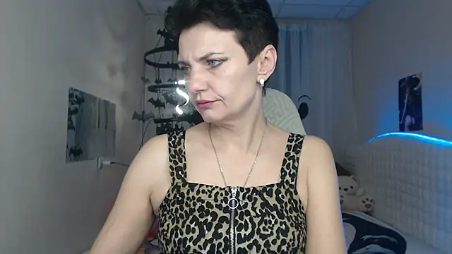 AvaSaturnian online show from 28, 10, 2025