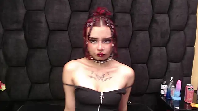 Sophie Jhoms online show from 15, 11, 2025