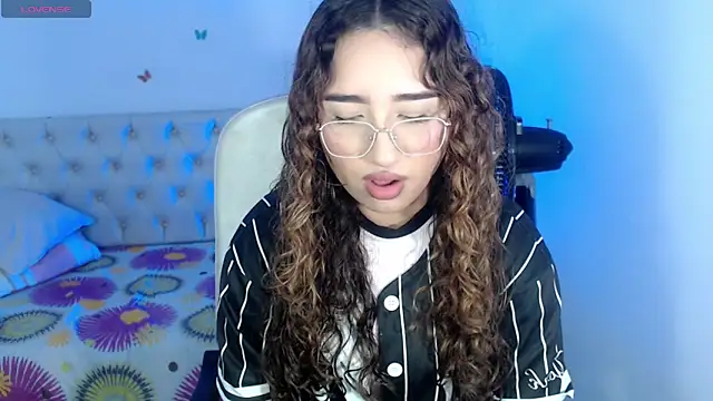 Snapshot of sasha_17_ chatting on 15, 9, 2025 sasha 17 online show from 15, 9, 2025