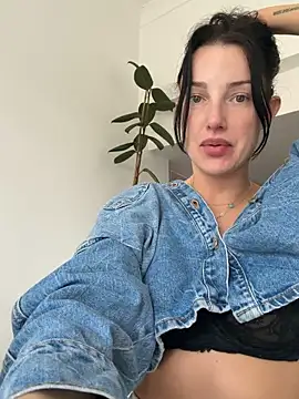 Snapshot of Remirosee chatting on 12, 3, 2026 Remirosee online show from 12, 3, 2026