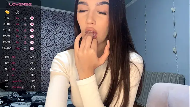 AuraJefcoat online show from 24, 10, 2025