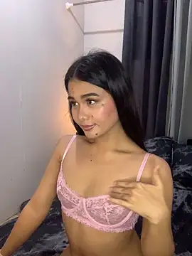 Snapshot of AngelHille chatting on 4, 11, 2025 AngelHille online show from 4, 11, 2025