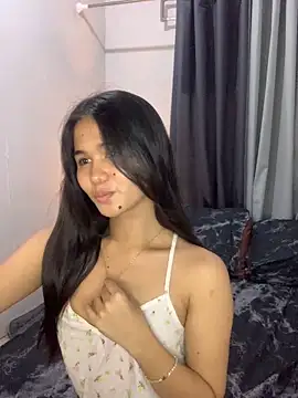 Snapshot of AngelHille chatting on 11, 11, 2025 AngelHille online show from 11, 11, 2025