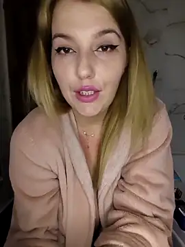 Snapshot of Sakura_2000 chatting on 4, 3, 2026 Sakura 2000 online show from 4, 3, 2026