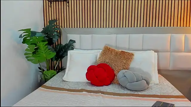 Roseaurora online show from 2, 3, 2026