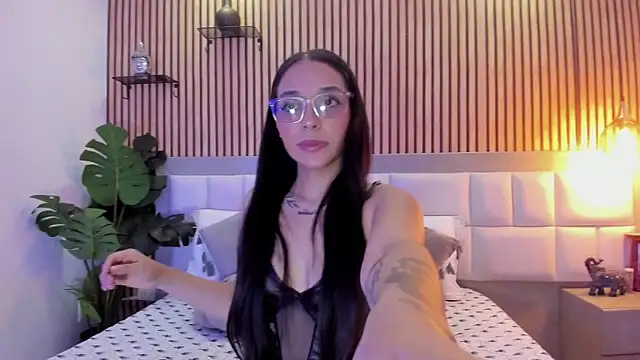 Roseaurora online show from 20, 11, 2025