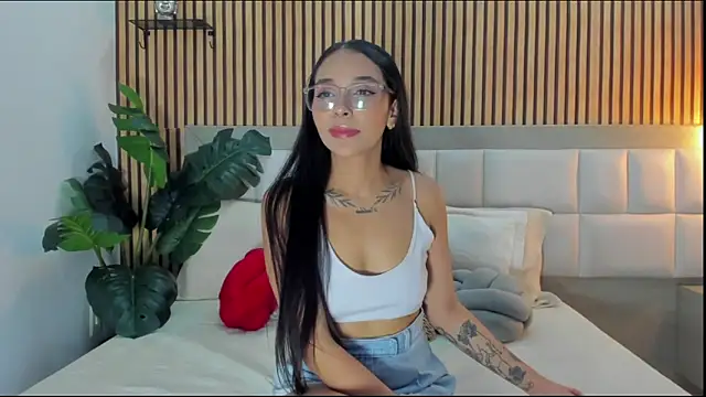 Roseaurora online show from 7, 2, 2026