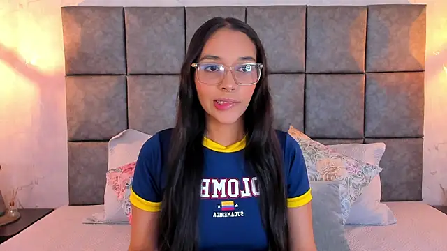 Snapshot of Roseaurora chatting on 3, 7, 2026 Roseaurora online show from 3, 7, 2026
