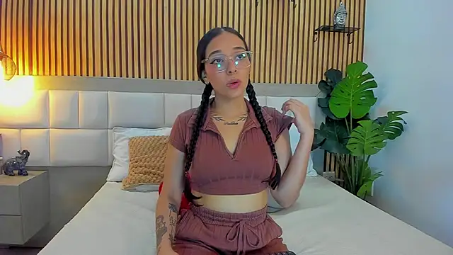 Roseaurora online show from 11, 11, 2025