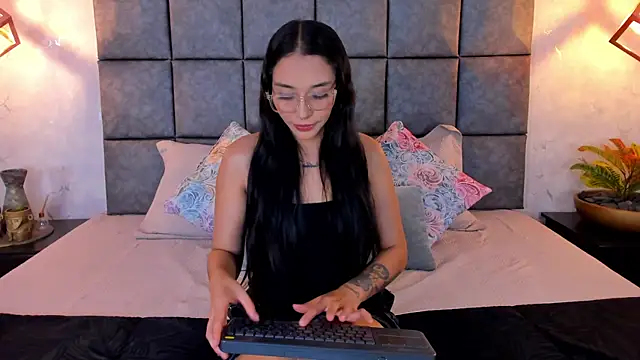 Roseaurora online show from 2, 6, 2026