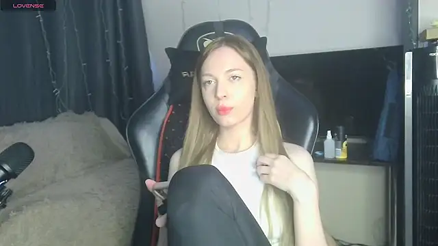 Snapshot of BabbbyFoxxx chatting on 11, 3, 2026 BabbbyFoxxx online show from 11, 3, 2026