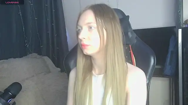 Snapshot of BabbbyFoxxx chatting on 12, 3, 2026 BabbbyFoxxx online show from 12, 3, 2026