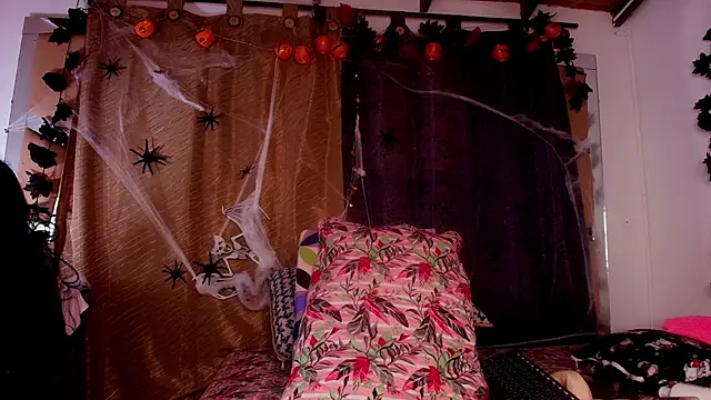 sweegirl69 online show from 23, 10, 2025