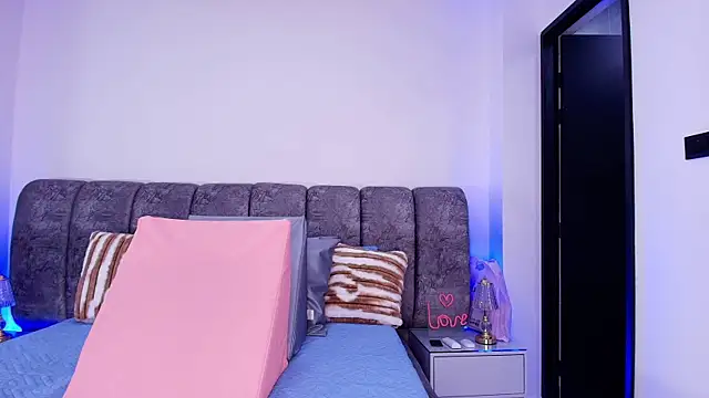 sweegirl69 online show from 27, 11, 2025