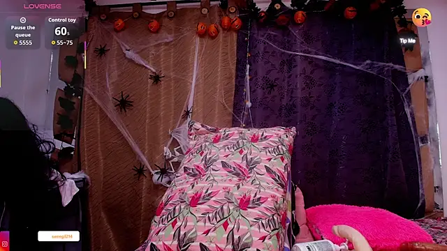 sweegirl69 online show from 28, 10, 2025