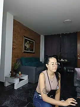 Snapshot of MiaForever1 chatting on 6, 7, 2026 MiaForever1 online show from 6, 7, 2026