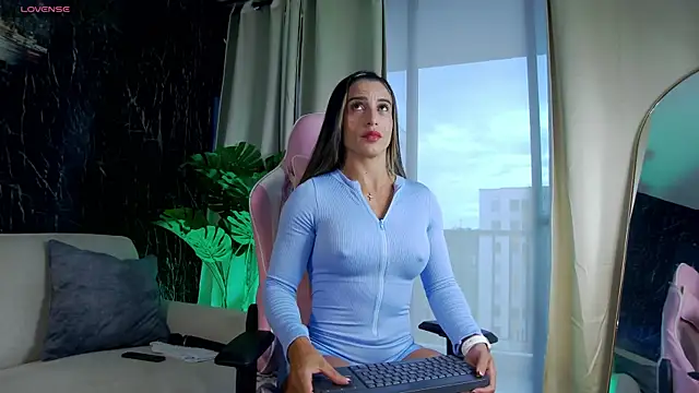 Emily Foxx01 online show from 13, 4, 2026