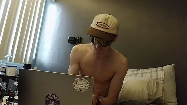 maskedboy1 online show from 23, 4, 2026