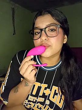 Cat Hot Party online show from 3, 10, 2025