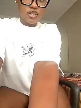 Moonzy77 online show from 16, 10, 2025